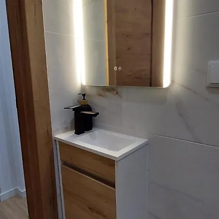 בית נופש At Maries 4 *