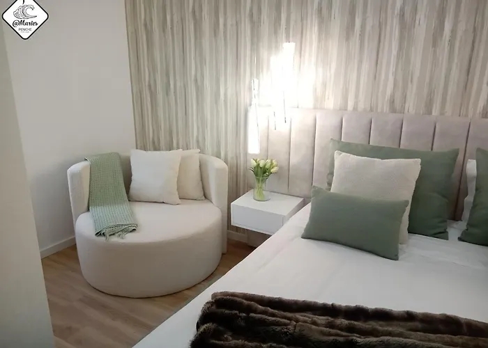 At Maries 4 * Пениши